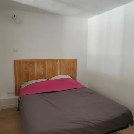 Apartman Renovated Studio With Terrace *